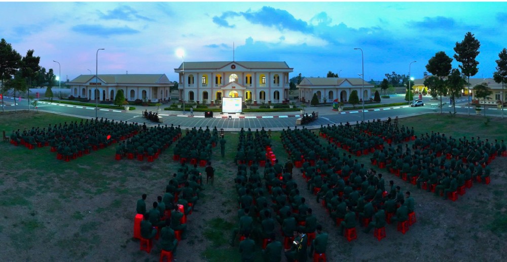 Film screening activities to widely promote the historical, cultural, and revolutionary traditions of the nation. Photo: Le Vy