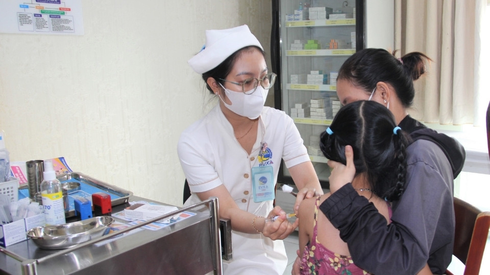 Mạng lưới trạm y tế phủ rộng, góp phần nâng cao chất lượng chăm sóc sức khỏe cộng đồng. Ảnh: Hoàng Lộc