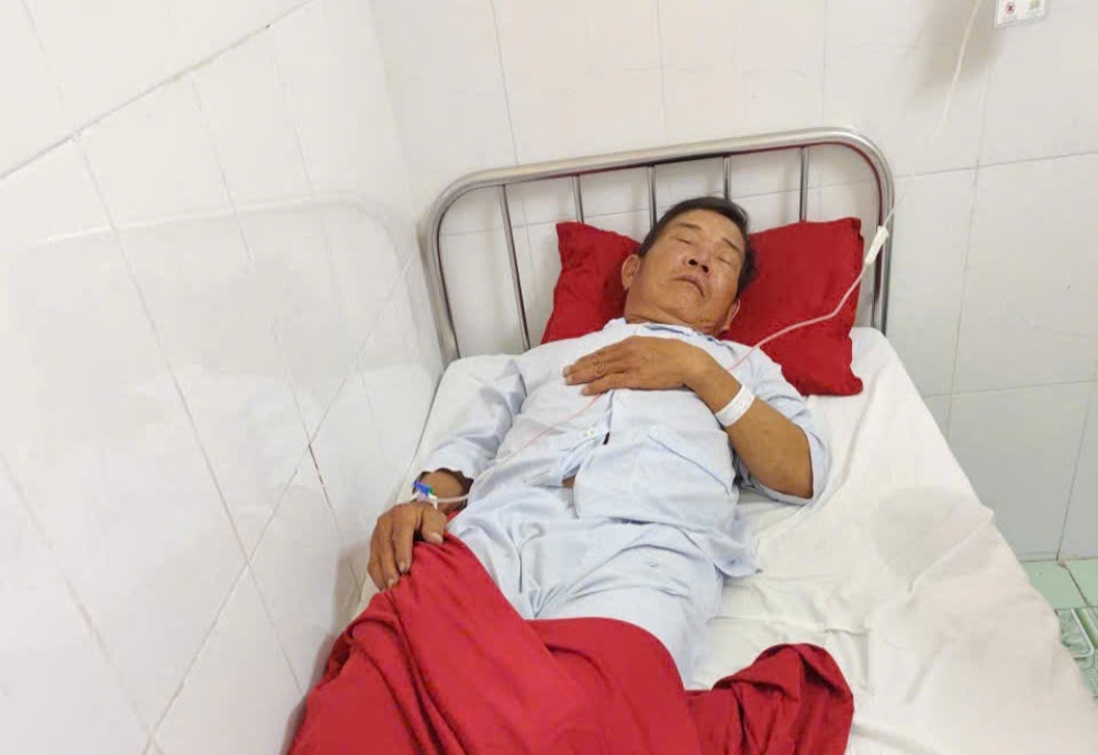 A series of illnesses caused Mr. Do Van Minh's family to fall into poverty. Photo: Family provided