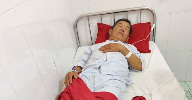 Vợ bị đột quỵ chăm chồng bị bệnh não, kiệt sức vì bệnh tật