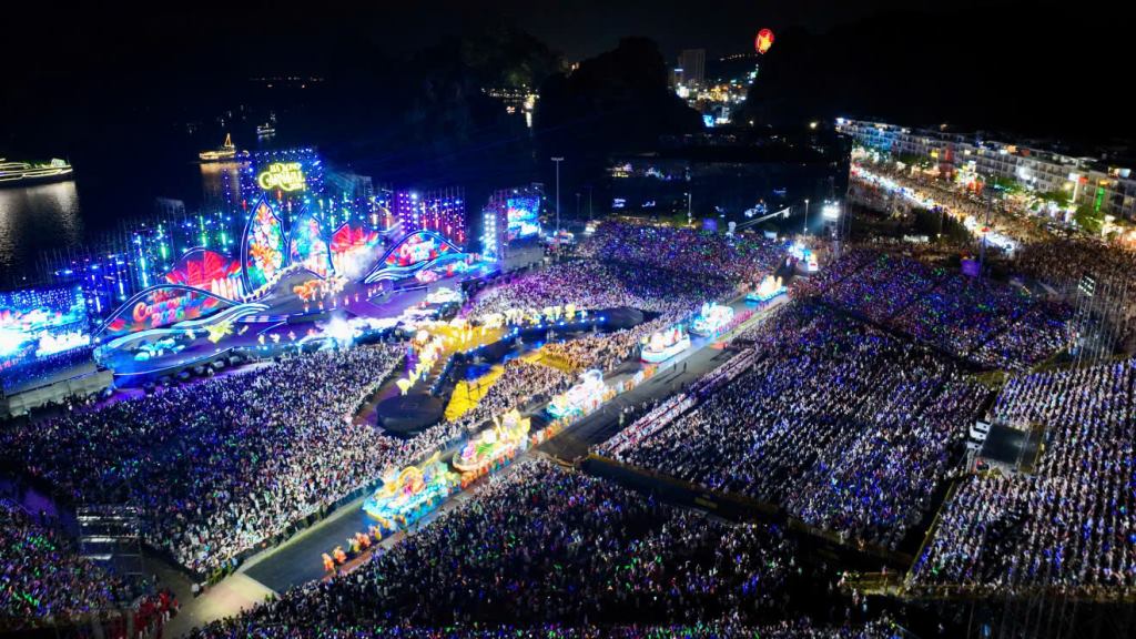 Ha Long Carnival 2026 - Ha Long's largest carnival in Quang Ninh to date. Photo: Do Phuong