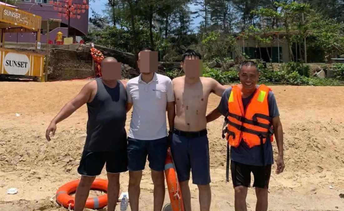 3 out of 4 tourists (from left to right) were rescued in time. Photo: Han Nguyen