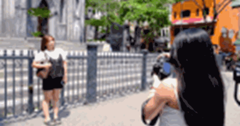 Du khách phương Nam vượt hàng nghìn km đến Nhà thờ Lớn dịp lễ 30/4