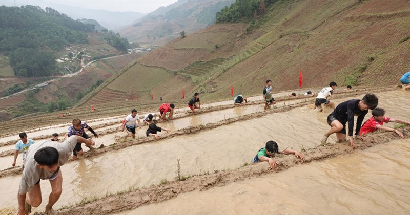 300 người tham gia giải đua leo ruộng bậc thang đầu tiên ở Lào Cai