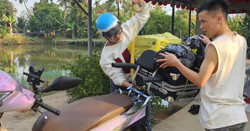 Công nhân vượt nắng nóng, đi trăm km về lại nhà máy