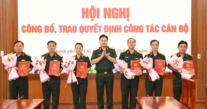 Đại tá từ chức, 10 sĩ quan nhận nhiệm vụ mới