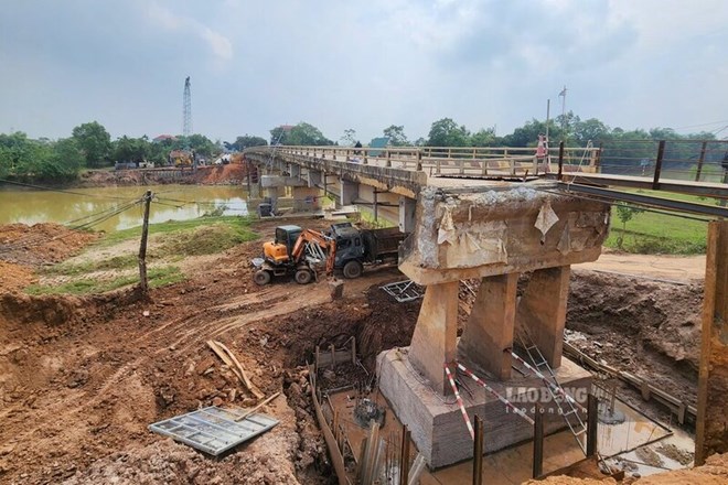 Hình ảnh thi công cầu Tứ Mỹ hồi tháng 10.2024. Ảnh: Tô Công