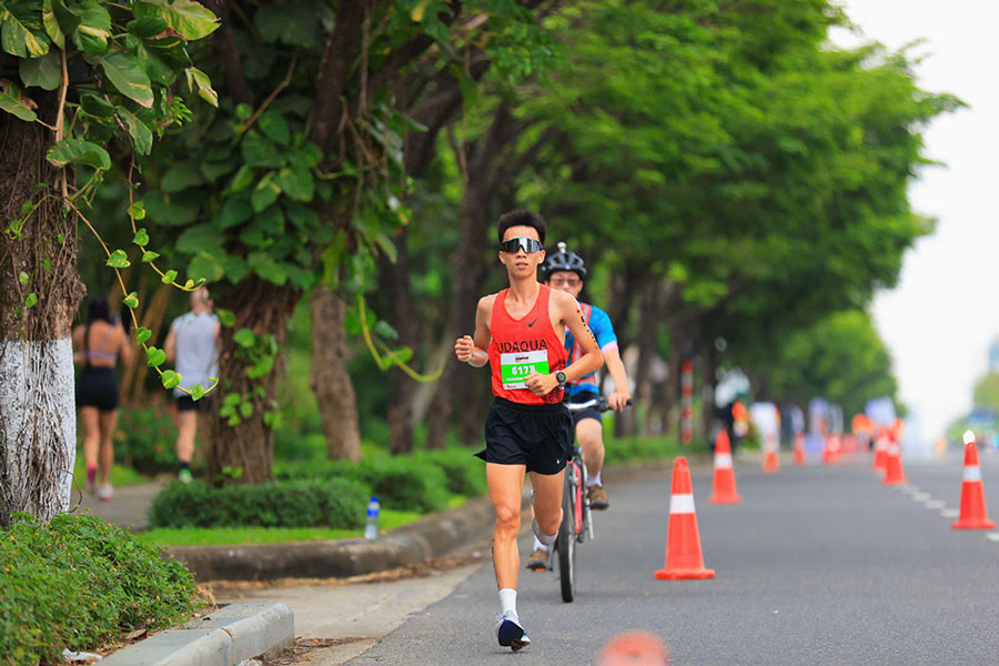 Vận động viên tham gia phần thi chạy. Ảnh: BTC