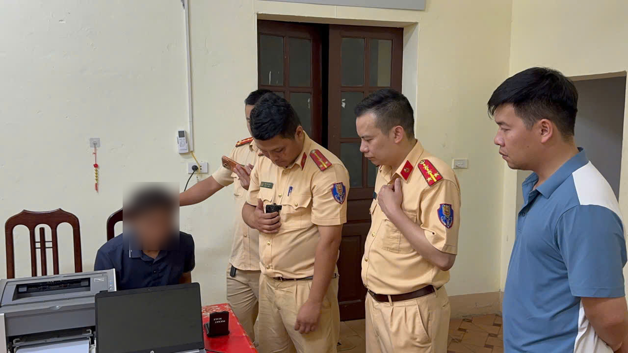 Đối tượng N.T.V. tại cơ quan công an. Ảnh: Công an Phú Thọ