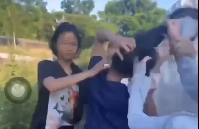 Nữ sinh ở Quảng Trị bị nhóm bạn đánh hội đồng, phải nhập viện điều trị