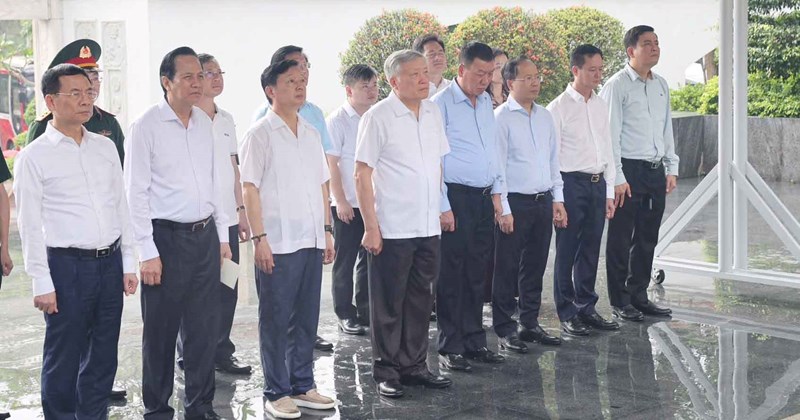 Nguyên lãnh đạo Đảng, Nhà nước dâng hương tại Ngã ba Đồng Lộc