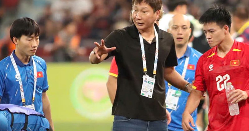 HLV Kim Sang-sik tin Việt Nam gây bất ngờ tại Asian Cup
