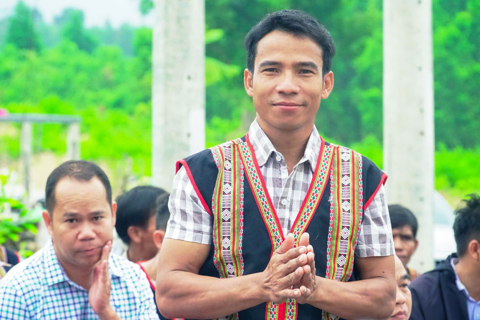 Trưởng làng Canh Tiến Đinh Văn Quanh. Ảnh: Hoài Phương