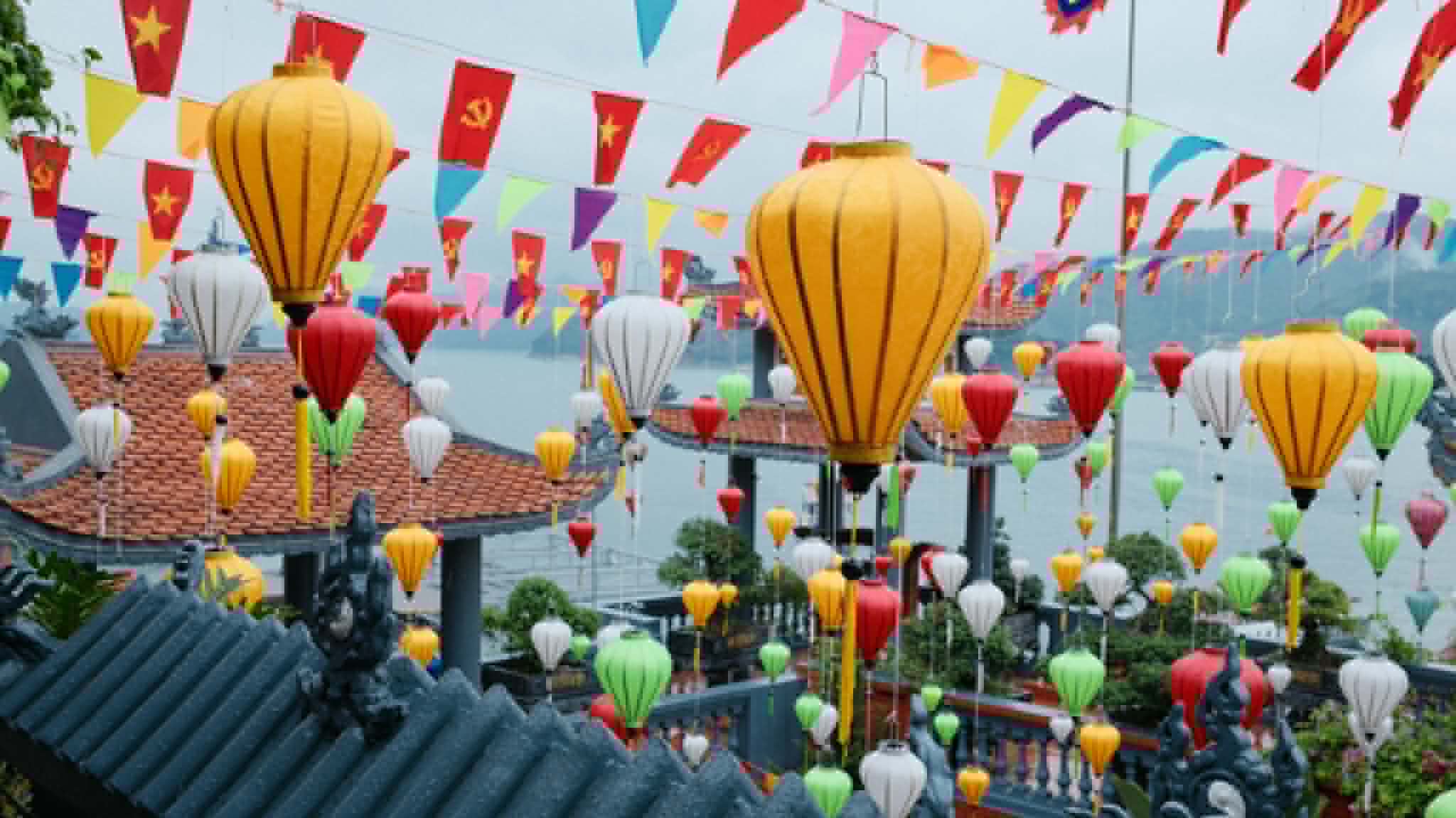Chua Thac Bo Temple is located leaning against the mountain, facing the vast lake. Photo: Huyen Anh