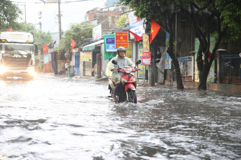 Thunderstorms persist in the South in the late afternoon. Photo: Minh Tam
