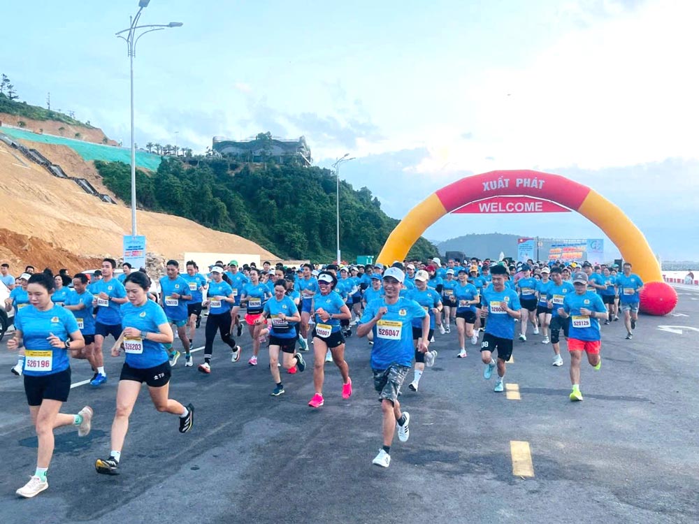 The Trade Union of 3 wards Hoa Khanh, Lien Chieu and Hai Van of Da Nang city organized the launching ceremony of "Workers' Month 2026" and the opening of the Running Race named "Workers' Month - Solidarity Run 2026". Photo: Tra Van