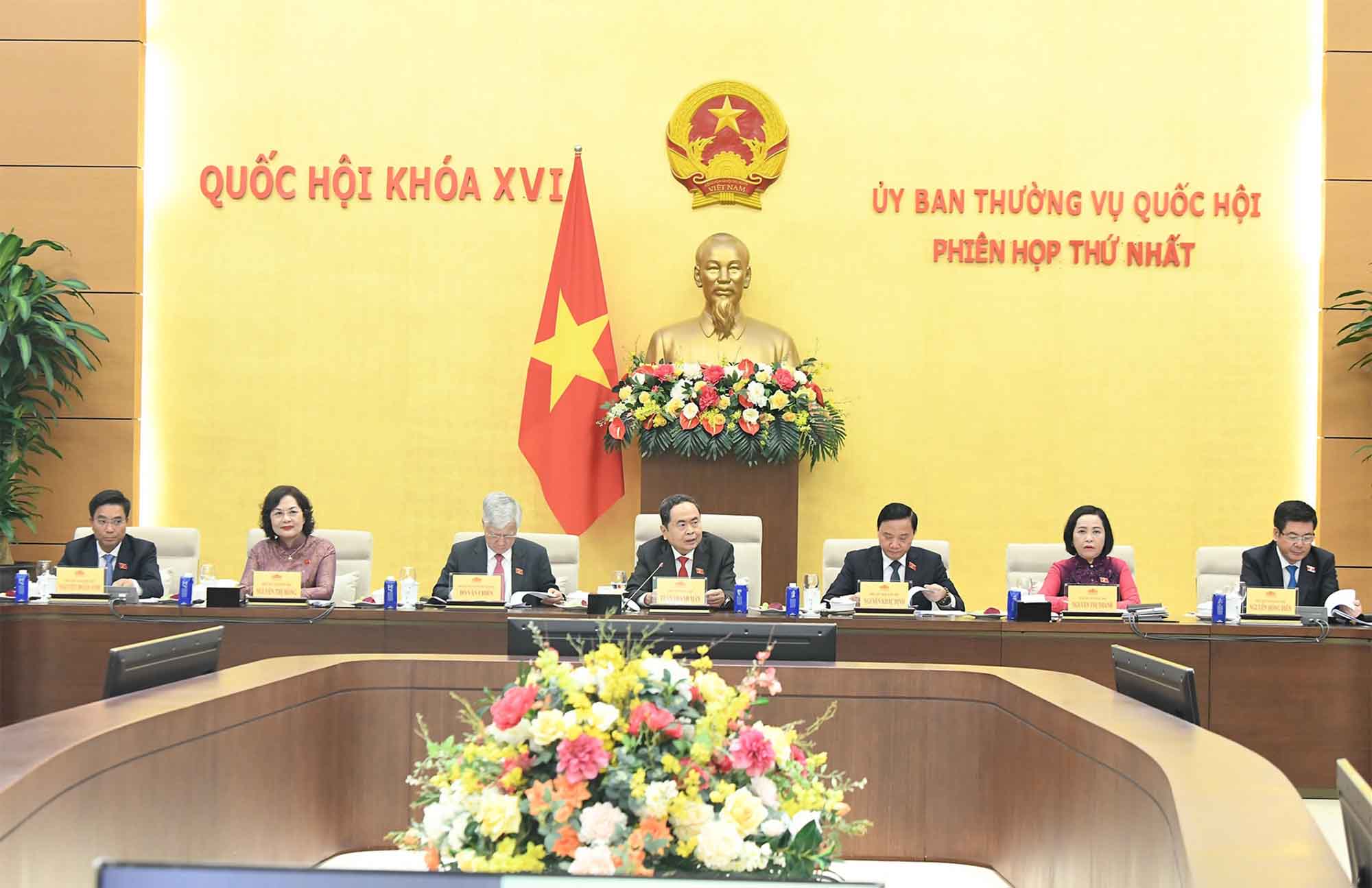 Politburo Member, National Assembly Chairman Tran Thanh Man chairs the first session of the National Assembly Standing Committee. Photo: Pham Thang.