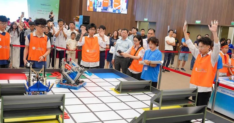 Gần 3.000 học sinh tranh tài STEM, AI và Robot