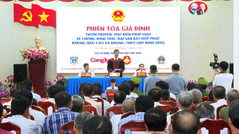 Combating IUU fishing through many visual and effective forms of propaganda such as the Simulated Trial. Photo: Thien An