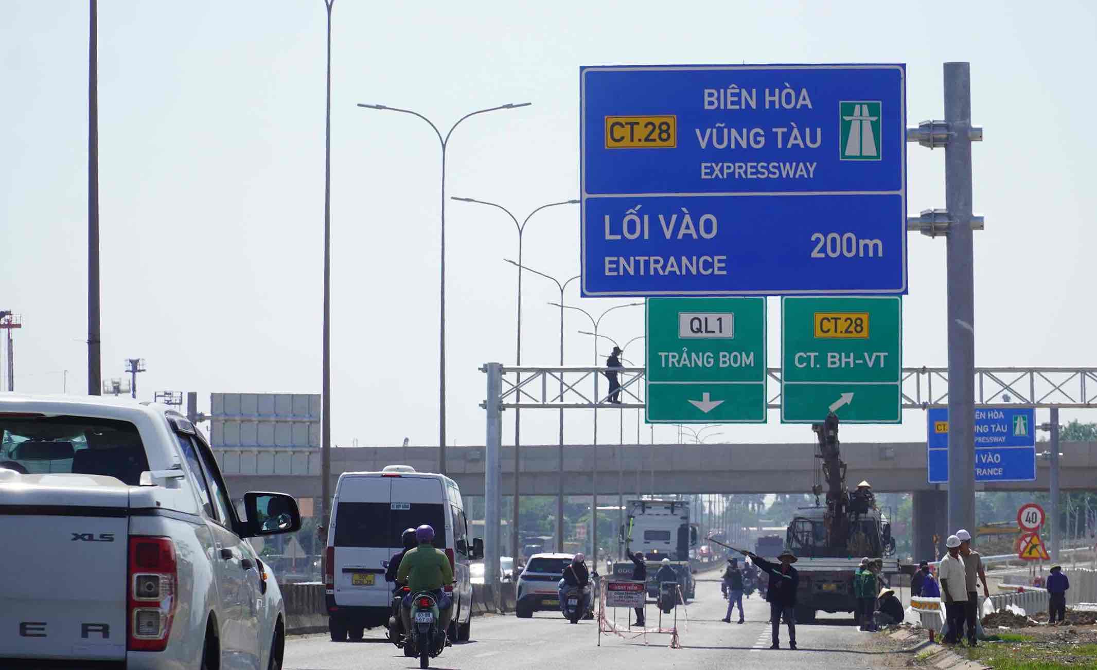 Hướng dẫn lối lên cao tốc Biên Hòa - Vũng Tàu. Ảnh: HAC