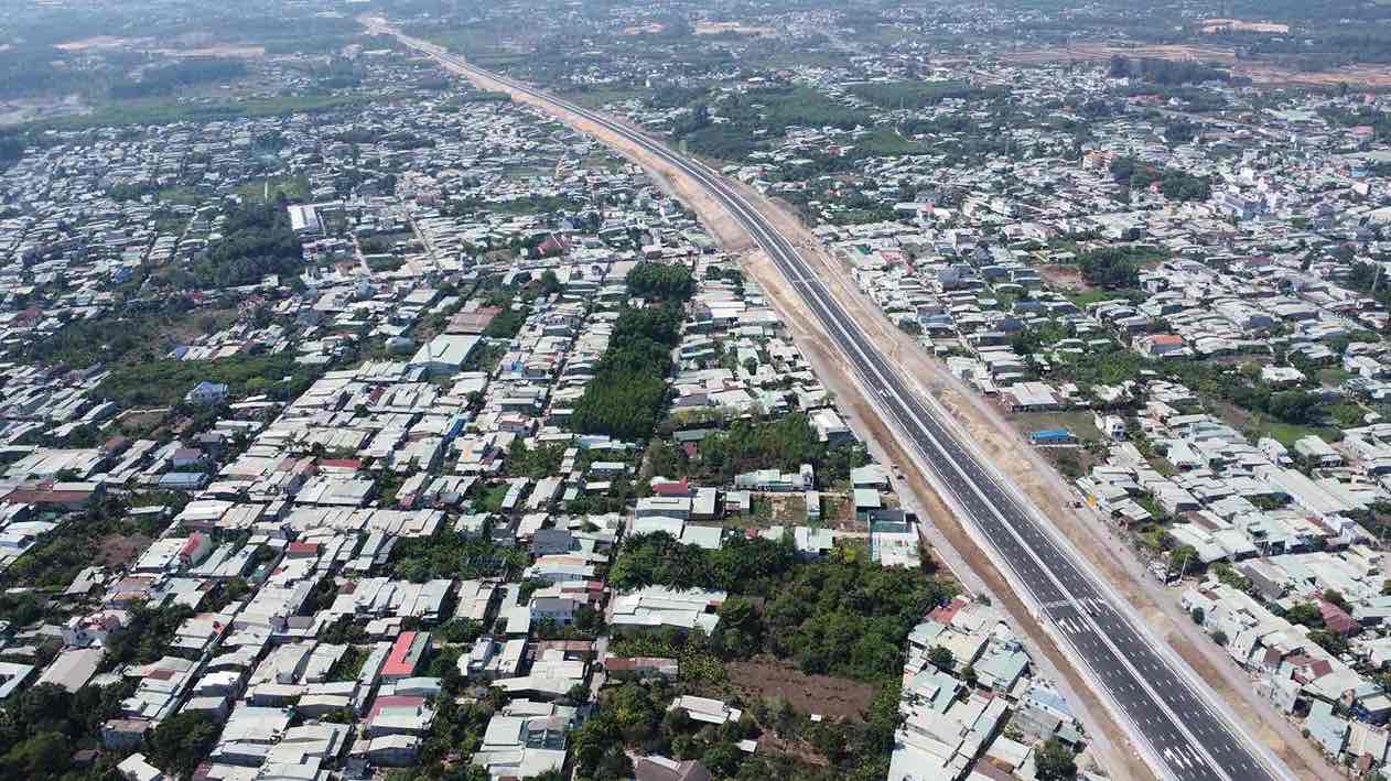 Hình hài 16km cao tốc Biên Hòa - Vũng Tàu còn lại qua TP Đồng Nai. Ảnh: HAC