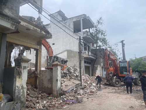 Thanh Liet accelerates site clearance for key traffic projects. Photo: Minh Hanh