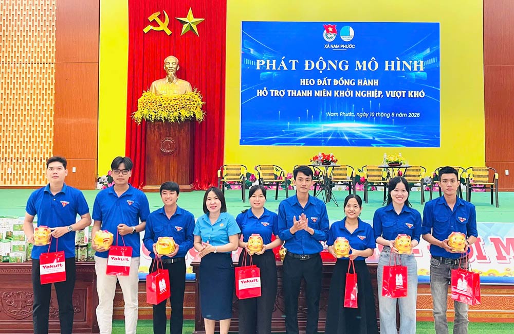 Nam Phuoc Commune Trade Union, Da Nang City, in coordination with the Commune Youth Union, launched the model "Heo dat dong hanh" to support young people to start businesses and overcome difficulties. Photo: Nam Phuoc Trade Union