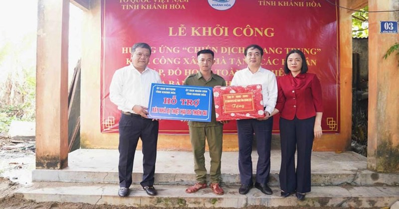 Hàng ngàn mái nhà mới từ chương trình di dời nhà tạm