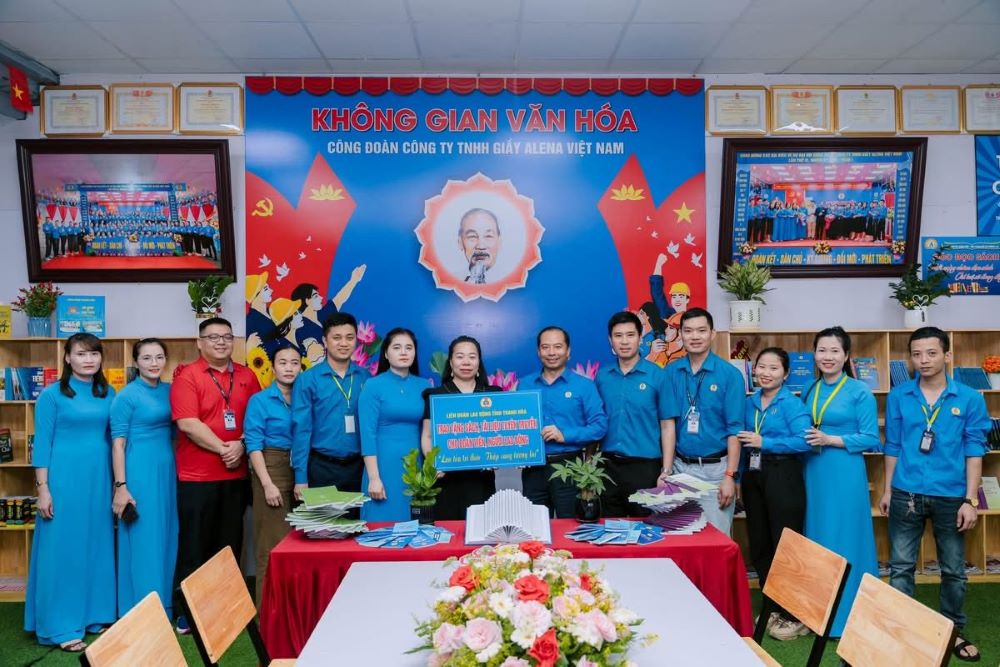 The Trade Union of ALENA Vietnam Footwear Co., Ltd. launched the "Workers' Cultural Space" model at the enterprise. Photo: Thanh Hoa Trade Union