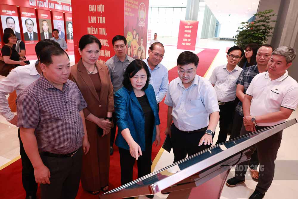 Bà Bùi Thị Minh Hoài - Ủy viên Bộ Chính trị, Bí thư Trung ương Đảng, Bí thư Đảng ủy MTTQ, các đoàn thể Trung ương, Chủ tịch Ủy ban Trung ương MTTQ Việt Nam đã tới Trung tâm Hội nghị quốc gia để kiểm tra công tác chuẩn bị Đại hội Đại biểu toàn quốc MTTQ Việt Nam lần thứ XI, nhiệm kỳ 2026-2031. Ảnh: Hải Nguyễn