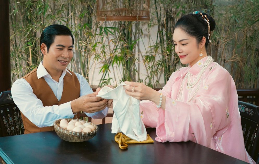 Thanh Binh y Duong Cam Lynh protagonizan la serie de televisión "Fantasma de la felicidad". Foto: Equipo de filmación.