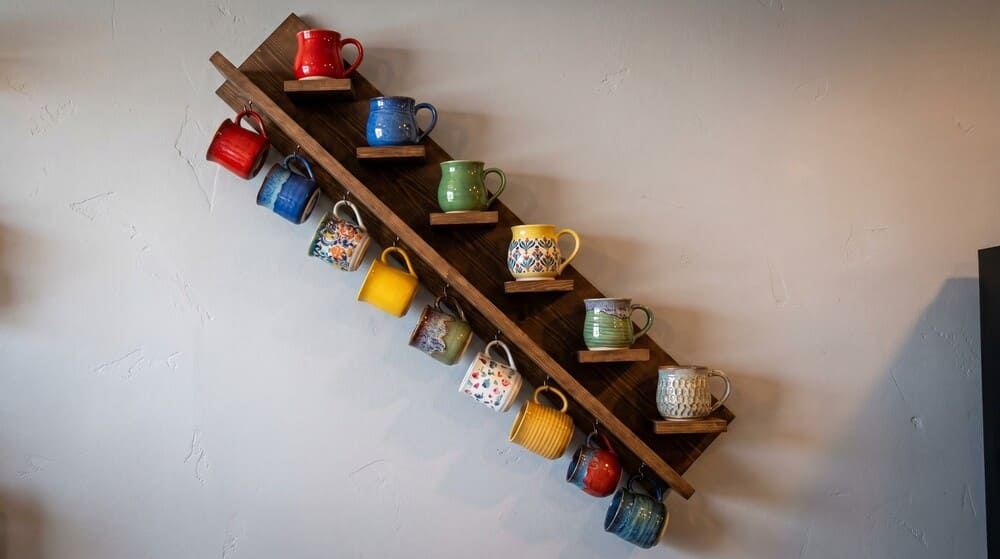 Some ways to help decorate the walls of the house less monotonous, expressing the personality of the homeowner. Photo: Tuan Dat
