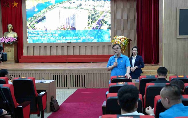 Các ý kiến của công nhân lao động ngành than về dự án đã được chủ đầu tư và Công đoàn TKV giải đáp tại buổi tư vấn. Ảnh: Công đoàn TKV