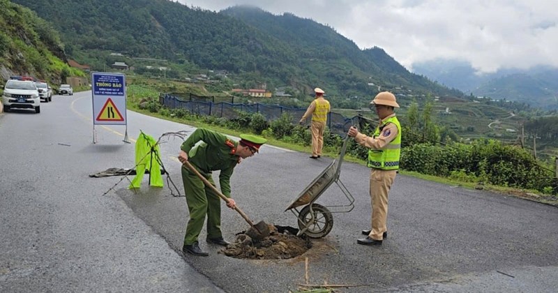 Hố sụt xuất hiện trên Quốc lộ 4D đoạn qua Sa Pa