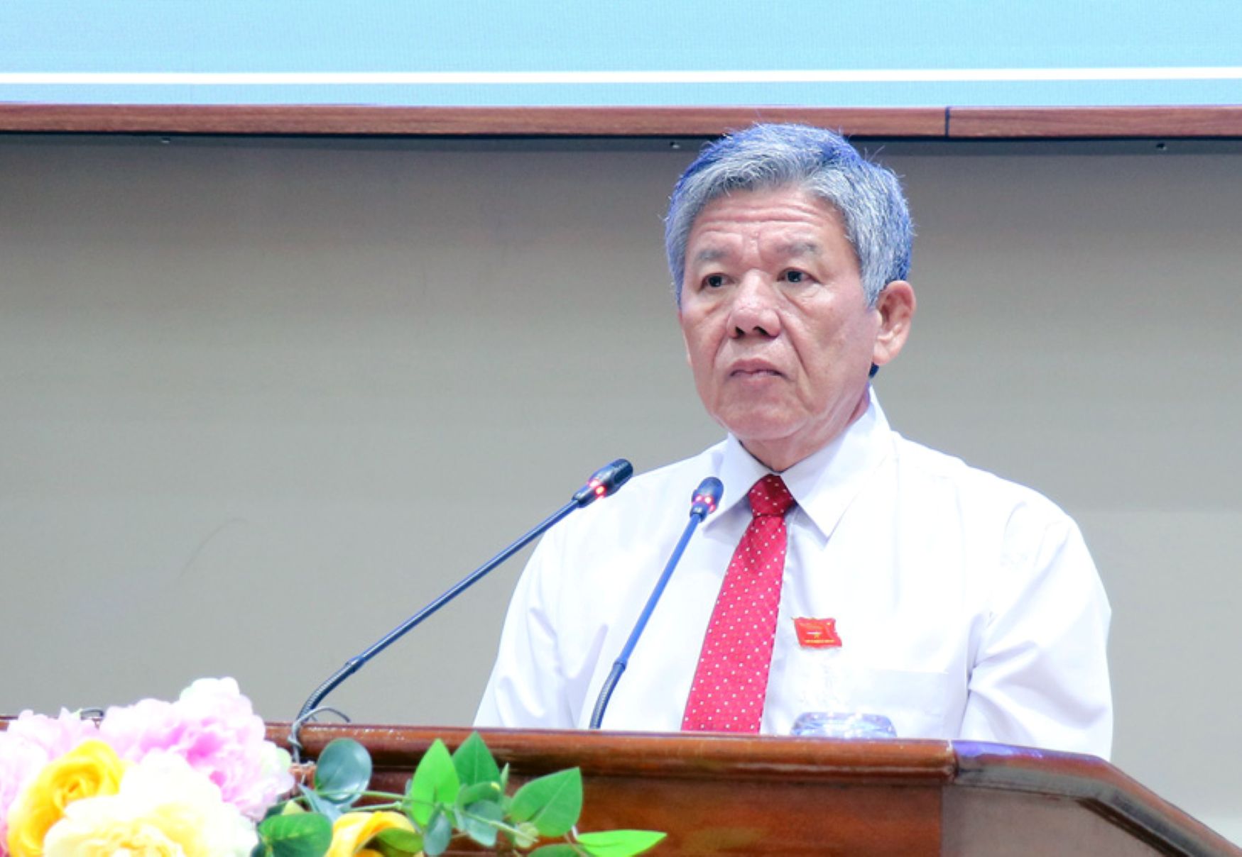 Ông Ngô Chí Cường - Bí thư Tỉnh ủy, Chủ tịch Hội đồng nhân dân tỉnh phát biểu khai mạc kỳ họp. Ảnh: Cổng thông tin điện tử tỉnh Đồng Tháp 