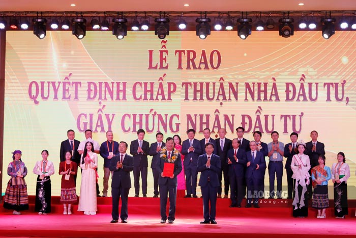 Đại diện Công ty Cổ phần phát triển Thành phố Xanh (Tập đoàn VinGroup).