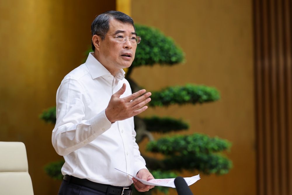 Politburo Member, Prime Minister Le Minh Hung especially noted the control work, not to let the situation of laws waiting for guiding documents to be implemented like in the past. Photo: VGP