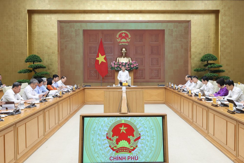 Thủ tướng Chính phủ chỉ đạo nâng cao hiệu quả thi hành án dân sự, thu hồi tài sản tham nhũng. Ảnh: VGP