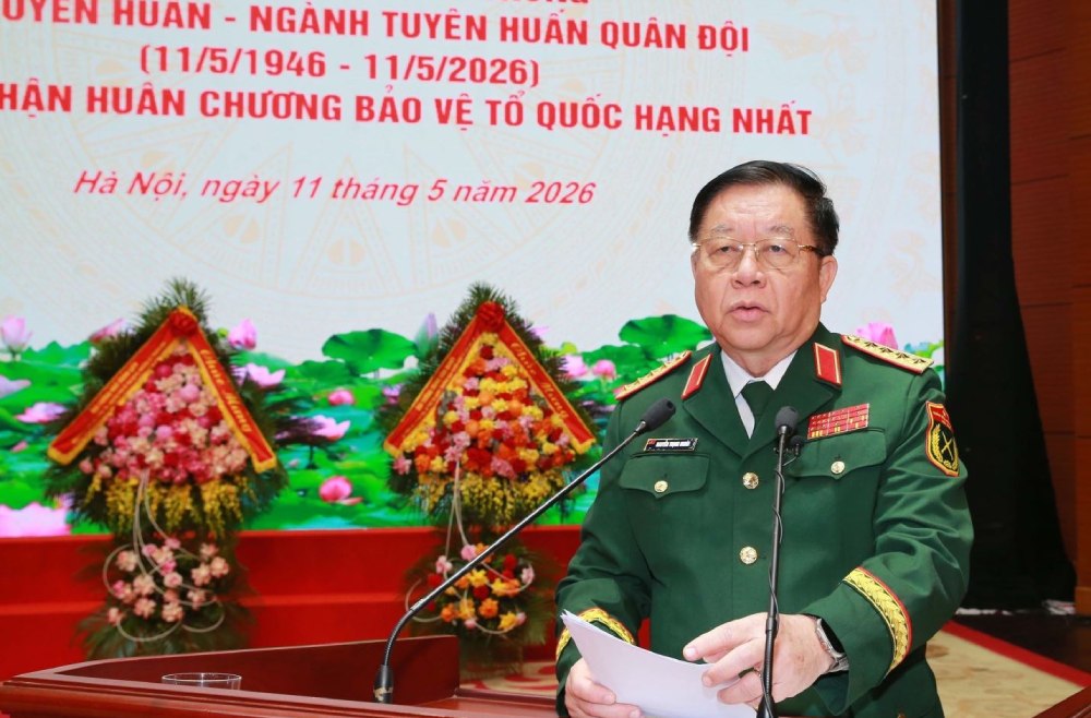 Đại tướng Nguyễn Trọng Nghĩa - Ủy viên Bộ Chính trị, Bí thư Trung ương Đảng, Chủ nhiệm Tổng cục Chính trị QĐND Việt Nam phát biểu chỉ đạo. Ảnh: Trọng Đức/TTXVN 