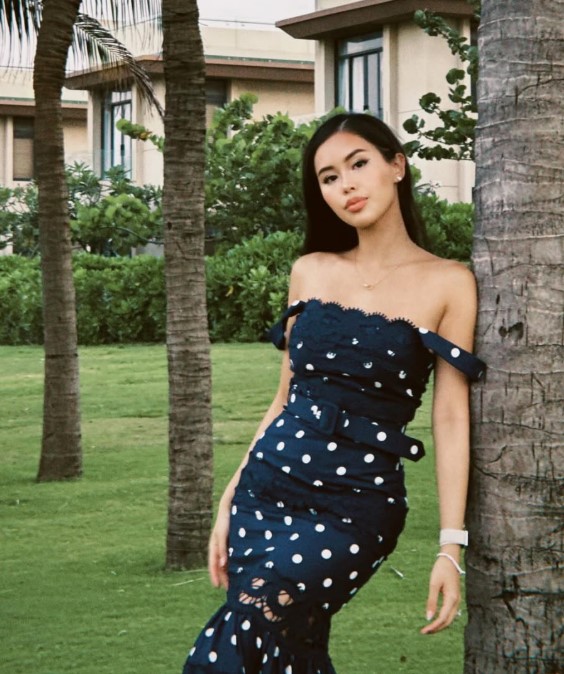 Cô thường mặc trang phục tôn hình thể. Ảnh: Cắt từ video.