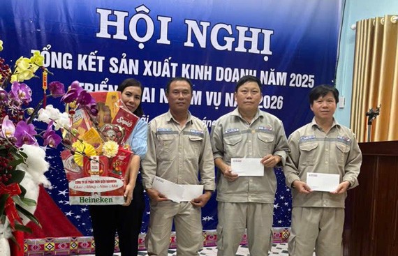 Dak Lak Hydropower Trade Union always cares for and shares with the difficulties of workers. Photo: Thanh Tuan