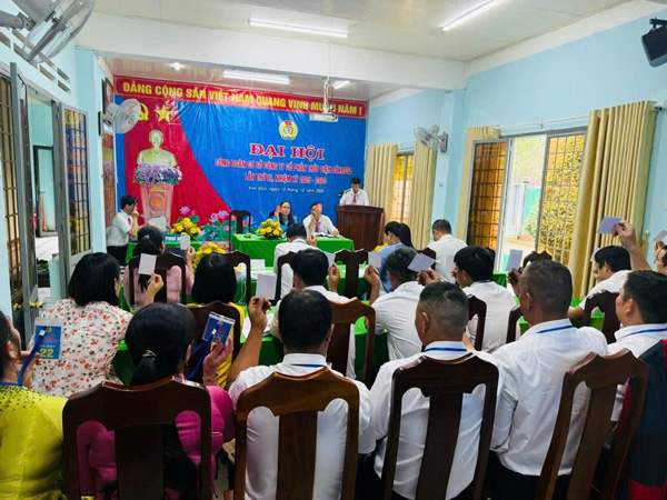 Đại hội CĐCS thủy điện Đăkrơsa đặt mục tiêu nâng cao đời sống việc làm, tinh thần, văn hóa cho người lao động. Ảnh: Thanh Tuấn 