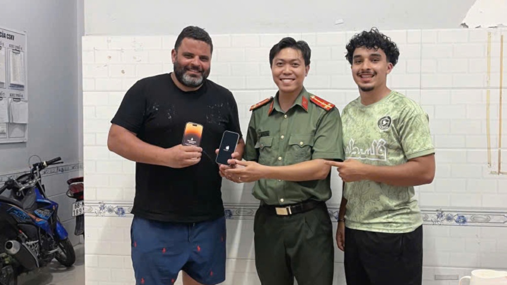 The Phu Quoc Special Tourist Area Rapid Response Team and the channel for receiving information and feedback from tourists have received feedback from tourists, coordinated with agencies and departments to promptly support and resolve the case. Photo: Locality provided