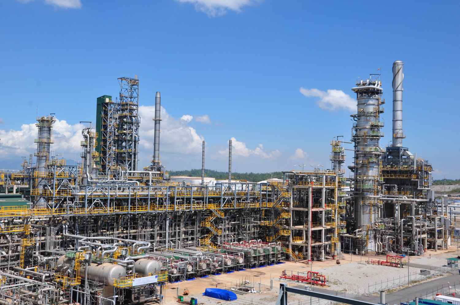Quang Ngai continues to build Dung Quat Economic Zone into a National Refinery and Energy Center. Photo: Thanh Linh