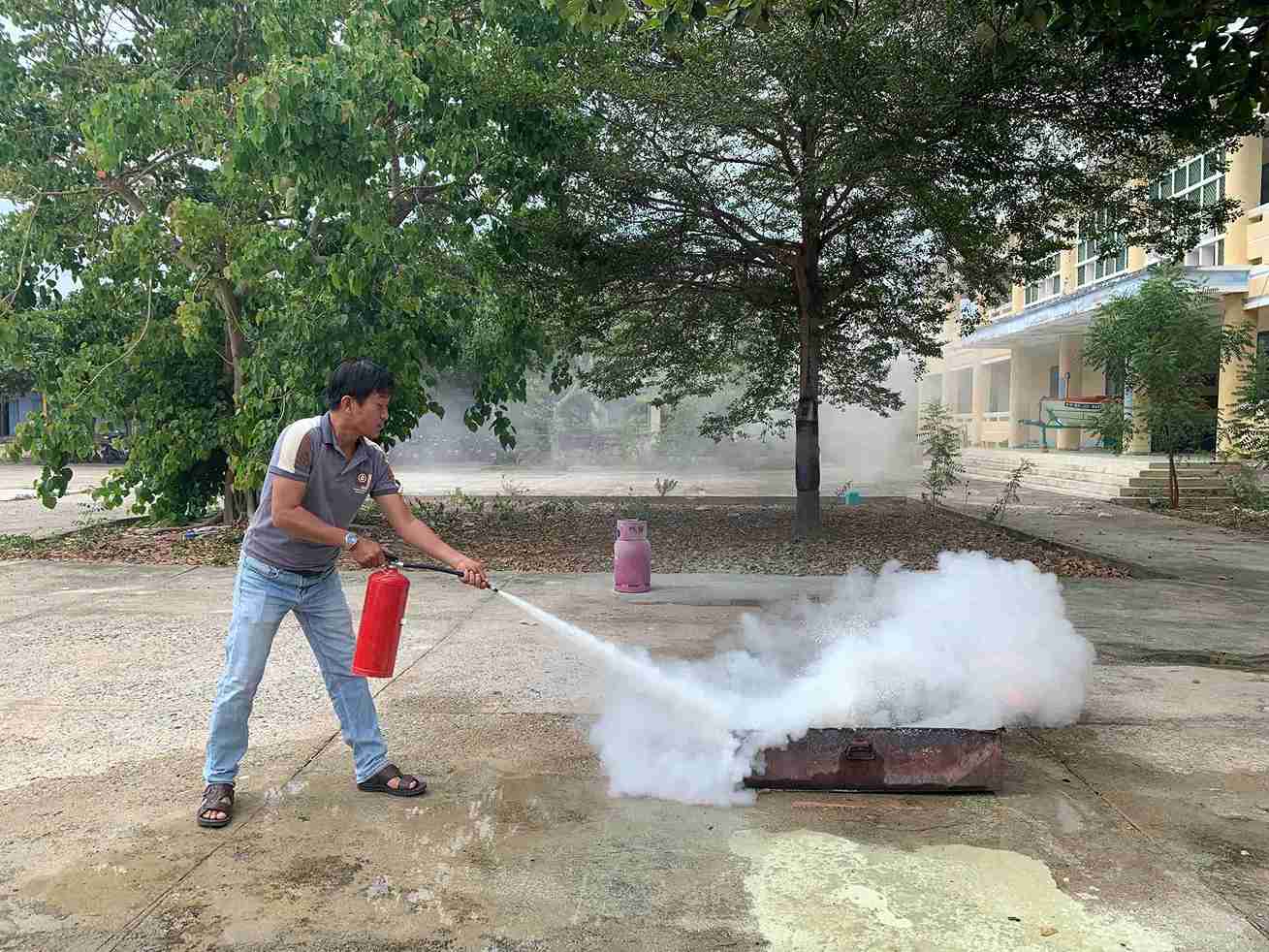 Teachers are trained in fire prevention skills. Photo: Huu Long