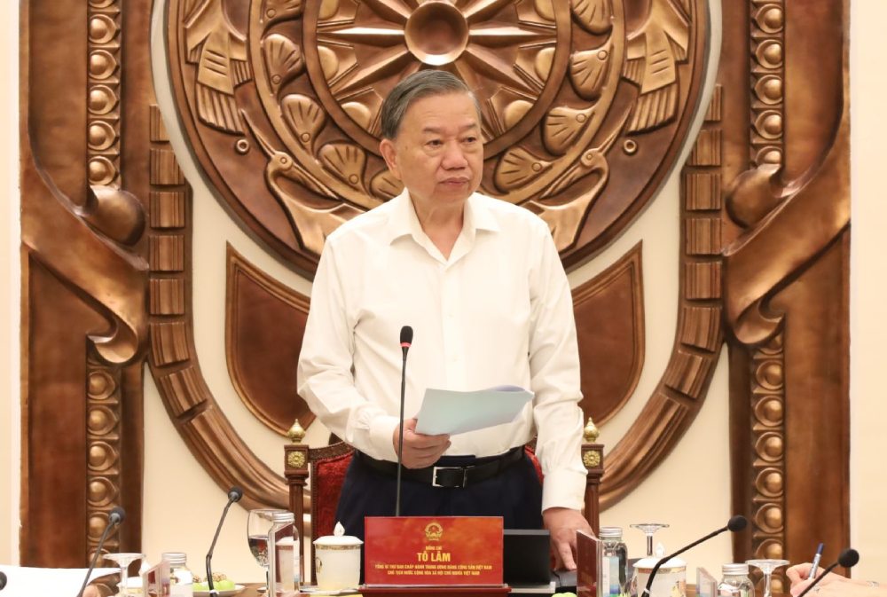 General Secretary and President To Lam speaks at the working session. Photo: Hien Hoa
