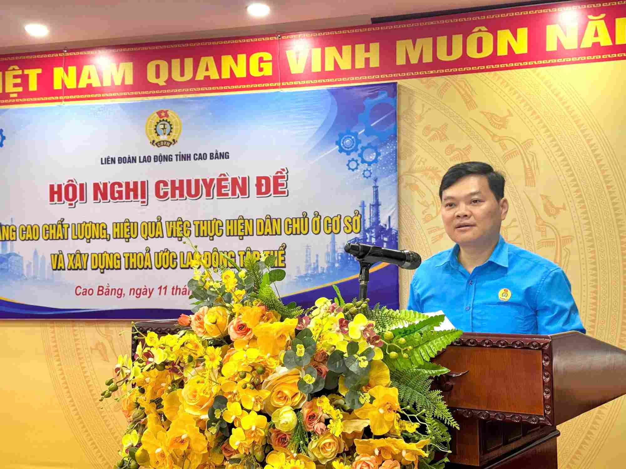 Ông Bế Đăng Khoa - Chủ tịch Liên đoàn Lao động tỉnh phát biểu khai mạc Hội nghị. Ảnh: Minh Huyền