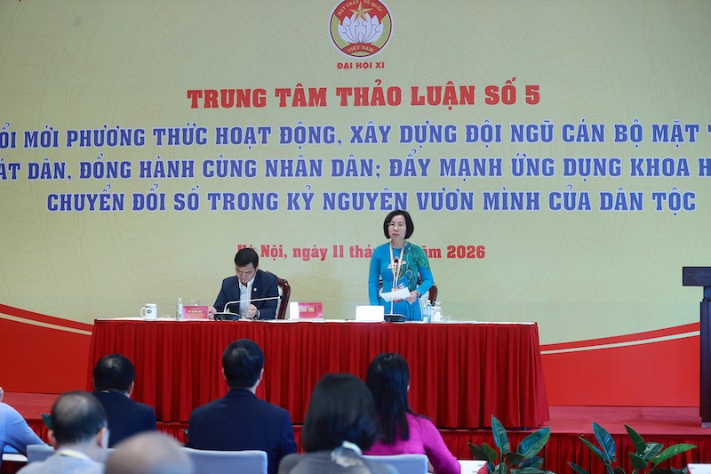 Ông Bùi Quang Huy - Ủy viên Trung ương Đảng, Phó Chủ tịch Ủy ban Trung ương MTTQ Việt Nam khóa X, Bí thư thứ nhất BCH Trung ương Đoàn TNCS Hồ Chí Minh; bà Bùi Huyền Mai - Phó Chủ tịch không chuyên trách Ủy ban Trung ương MTTQ Việt Nam, Chủ tịch Ủy ban Trung ương MTTQ Việt Nam TP Hà Nội chủ trì tại trung tâm thảo luận. 