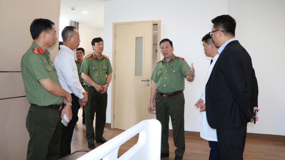 Tại buổi làm việc, các đơn vị đã tập trung thảo luận, đánh giá những thuận lợi, khó khăn, đồng thời đề xuất nhiều giải pháp nhằm chủ động bảo đảm tuyệt đối an ninh, an toàn cho sự kiện APEC 2027. Ảnh: Tiến Dũng
