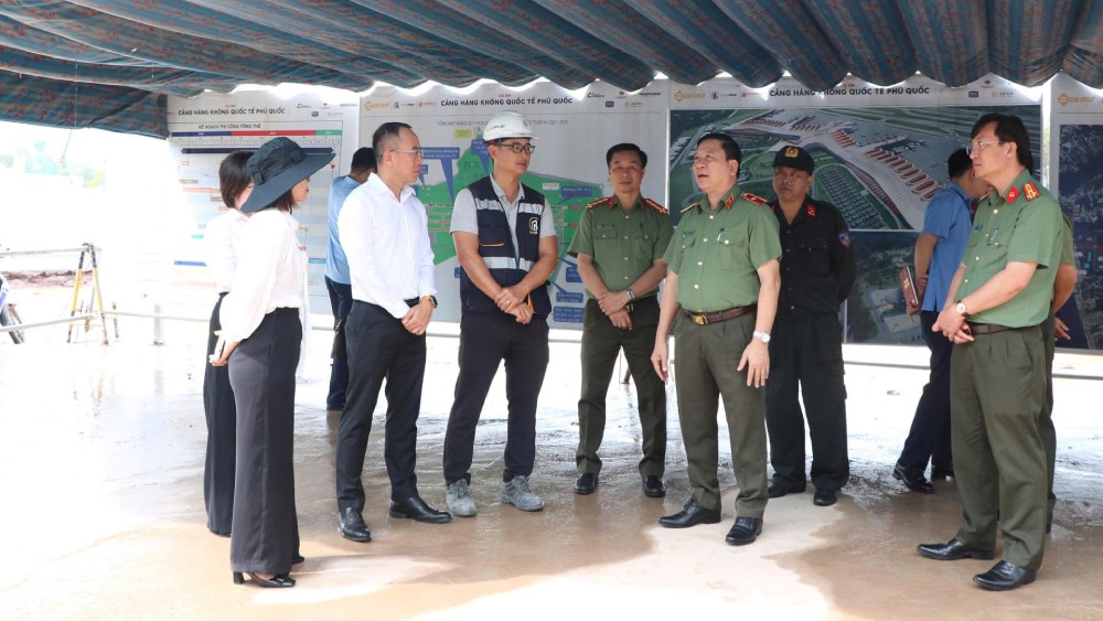 The working delegation surveyed some key locations serving APEC 2027 High-Level Week in Phu Quoc. Photo: Tien Dung